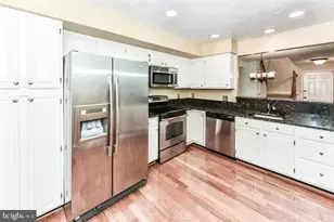 12010 Ridge Knoll Dr, Fairfax, VA 22033 - Photo 9