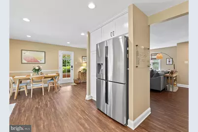 5208 Lindsay Street, Fairfax, VA 22032 - Photo 9