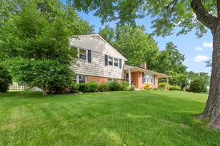 5208 Lindsay St, Fairfax, VA 22032 - Photo 1