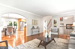 1715 Fox Run Ct, Vienna, VA 22182 - Photo 7