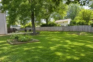 1715 Fox Run Ct, Vienna, VA 22182 - Photo 5