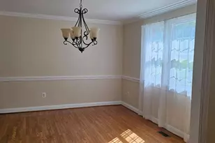 5243 Kaywood Ct, Fairfax, VA 22032 - Photo 3