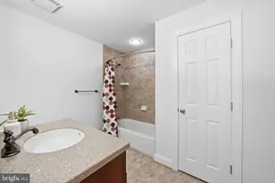 13614 Weinstein Ct, Centreville, VA 20120 - Photo 33