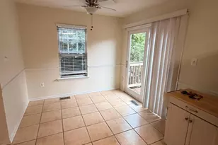8818 Ridge Hollow Ct, Springfield, VA 22152 - Photo 11