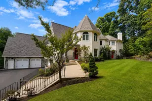 10900 Woodleaf Ln, Great Falls, VA 22066 - Photo 1