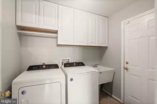 15253 Surrey House Way, Centreville, VA 20120 - Photo 25