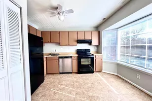 13710 Autumn Vale Ct, Chantilly, VA 20151 - Photo 5