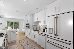 9411 Cello Ct, Vienna, VA 22182 - Photo 21