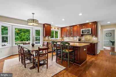 676 Old Hunt Way, Herndon, VA 20170 - Photo 5