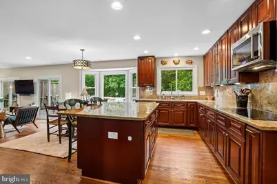 676 Old Hunt Way, Herndon, VA 20170 - Photo 9
