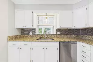 9201 Cherrytree Dr, Alexandria, VA 22309 - Photo 11