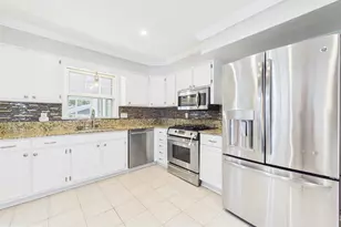 9201 Cherrytree Dr, Alexandria, VA 22309 - Photo 13