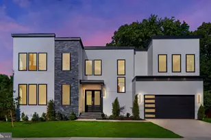 719 Meadow Ln SW, Vienna, VA 22180 - Photo 1