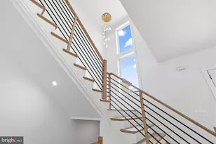 719 Meadow Ln SW, Vienna, VA 22180 - Photo 15