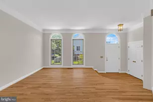 9902 Michael Schar Ct, Vienna, VA 22181 - Photo 11
