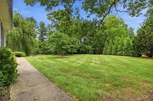 1032 Riva Ridge Dr, Great Falls, VA 22066 - Photo 9