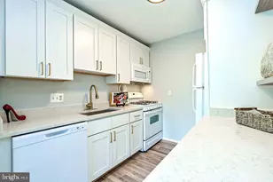 8000 Le Havre Pl, Falls Church, VA 22042 - Photo 3