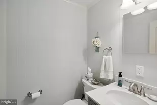 2300 Cheshire Ln, Alexandria, VA 22307 - Photo 25