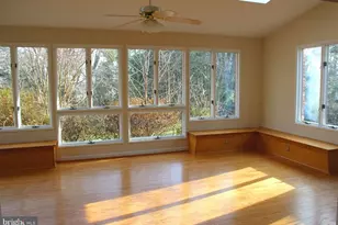 1049 Balls Hill Rd, McLean, VA 22101 - Photo 5