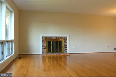 1049 Balls Hill Road, McLean, VA 22101 - Photo 3