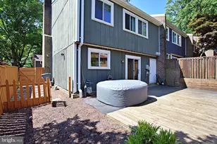 1450 Greenmont Ct, Reston, VA 20190 - Photo 25
