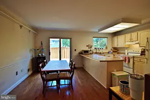 1450 Greenmont Ct, Reston, VA 20190 - Photo 7