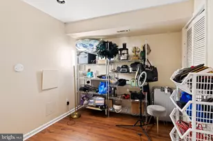 12118 Wedgeway Pl, Fairfax, VA 22033 - Photo 11