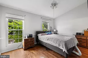 12118 Wedgeway Pl, Fairfax, VA 22033 - Photo 19