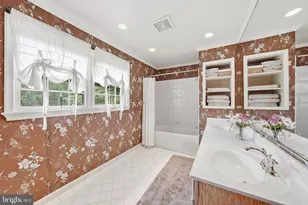10516 Walter Thompson Dr, Vienna, VA 22181 - Photo 41