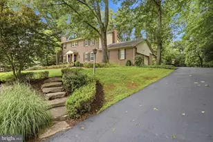 10516 Walter Thompson Dr, Vienna, VA 22181 - Photo 9