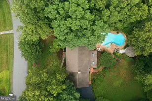 10516 Walter Thompson Dr, Vienna, VA 22181 - Photo 9