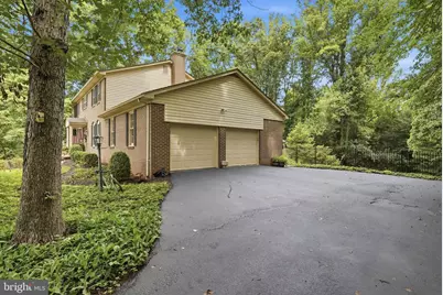 10516 Walter Thompson Drive, Vienna, VA 22181 - Photo 11