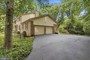 10516 Walter Thompson Dr, Vienna, VA 22181 - Photo 11