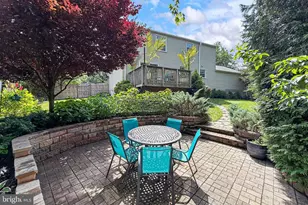 1057 Burwick Dr, Herndon, VA 20170 - Photo 45