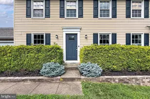 1057 Burwick Dr, Herndon, VA 20170 - Photo 5
