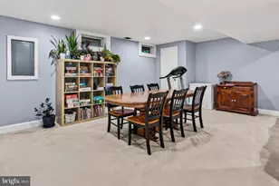 1057 Burwick Dr, Herndon, VA 20170 - Photo 33
