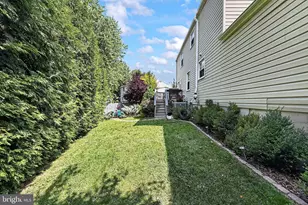 1057 Burwick Dr, Herndon, VA 20170 - Photo 49