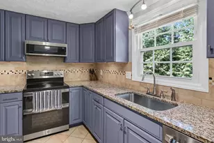 1057 Burwick Dr, Herndon, VA 20170 - Photo 15