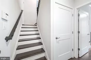 11692 Sunrise Square Pl, Reston, VA 20191 - Photo 13