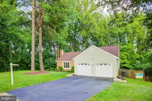 9519 Heathwood Ct, Burke, VA 22015 - Photo 3