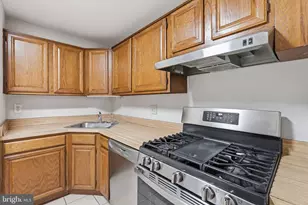 1526 Northgate Square, Reston, VA 20190 - Photo 5