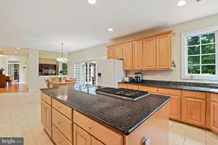10560 Fox Forest Dr, Great Falls, VA 22066 - Photo 13
