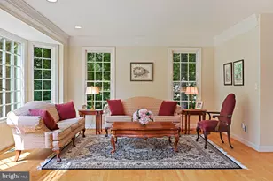 10560 Fox Forest Dr, Great Falls, VA 22066 - Photo 5