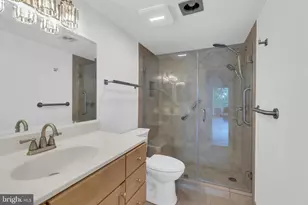 1800 Old Meadow Rd, McLean, VA 22102 - Photo 27