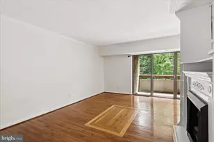2339 Freetown Ct, Reston, VA 20191 - Photo 3