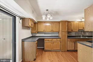 2339 Freetown Ct, Reston, VA 20191 - Photo 5