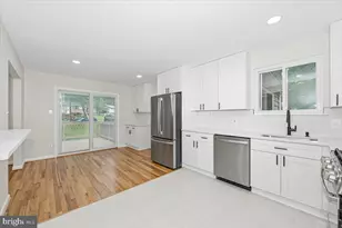 8624 Parliament Dr, Springfield, VA 22151 - Photo 13