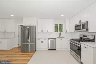 8624 Parliament Dr, Springfield, VA 22151 - Photo 9