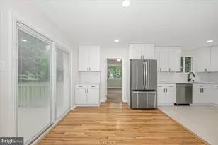 8624 Parliament Dr, Springfield, VA 22151 - Photo 15