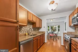 8217 Clifton Farm Ct, Alexandria, VA 22306 - Photo 7